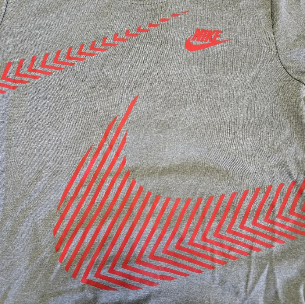 Nike Youth 7 Gray W Red Baseball Graphic T-Shirt